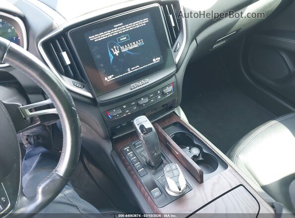 ZAM57XSA3K1319689 2019 MASERATI GHIBLI Gray Widok deski rozdzielczej