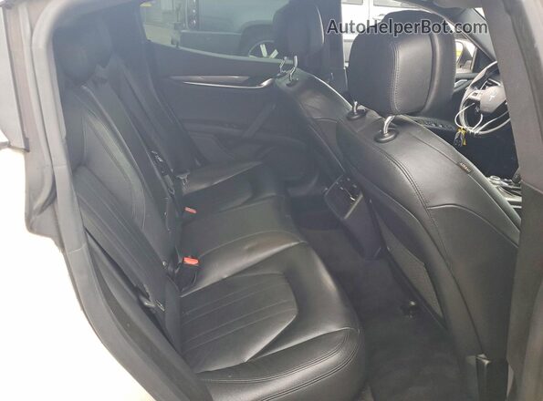 ZAM57XSA5L1344451 2020 MASERATI GHIBLI White Widok tylnych siedzeń