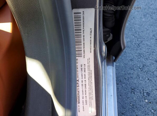 ZAM57XSA9K1328185 2019 MASERATI GHIBLI Gray Vista del compartimento del motor
