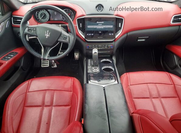ZAM57YTM7N1386329 2022 MASERATI GHIBLI Gray Vista del salpicadero