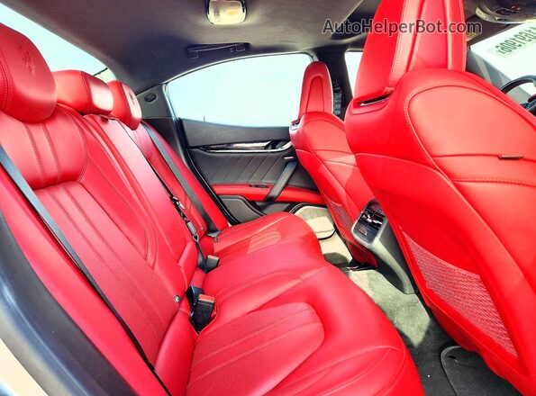 ZAM57YTS9K1337532 2019 MASERATI GHIBLI Gray Rear seats view