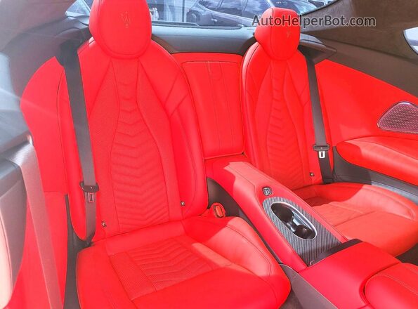 ZAMBMVDB8RX442059 2024 MASERATI GRANTURISM White Widok tylnych siedzeń