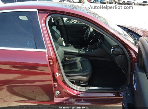 ZARFAEDN7J7565029 2018 ALFA ROMEO GIULIA Burgundy Front interior view