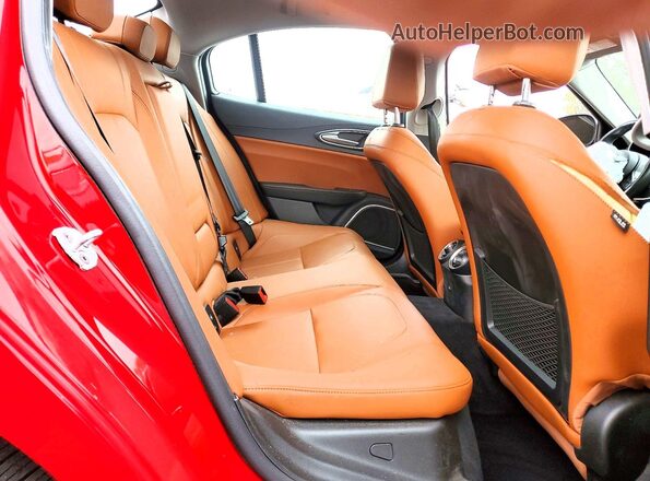 ZARFAMAN0M7639930 2021 ALFA ROMEO GIULIA Red Rear seats view