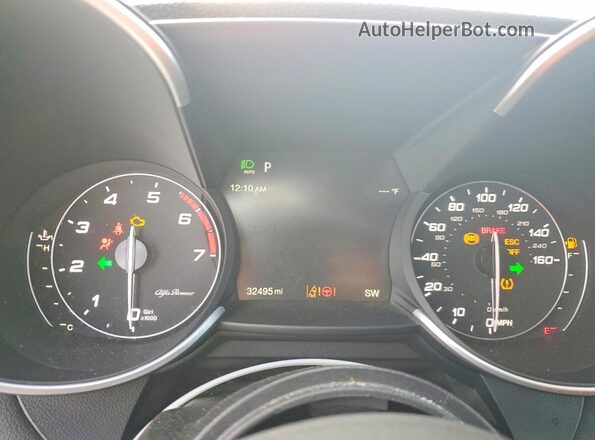 ZARFAMAN0M7641788 2021 ALFA ROMEO GIULIA White Սարքավորումների վահանակի տեսք