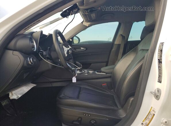 ZARFAMAN0M7641788 2021 ALFA ROMEO GIULIA White Սալոնի դիմացի տեսք