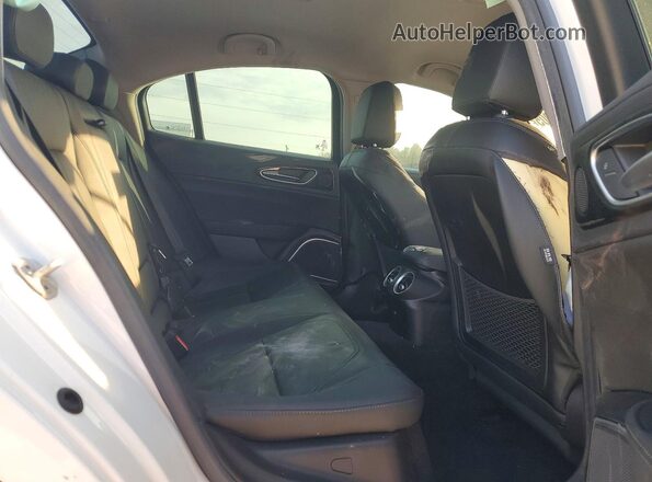 ZARFAMAN0M7641788 2021 ALFA ROMEO GIULIA White Հետևի նստատեղերի տեսք