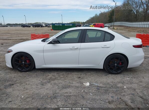 ZARFAMAN1L7635156 2020 ALFA ROMEO GIULIA White 360 interior view