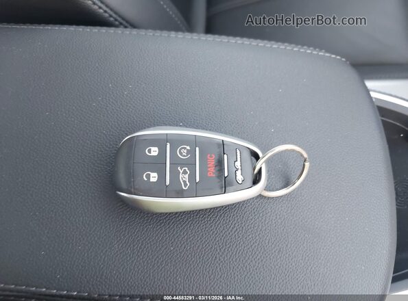 ZARFAMBN1R7684039 2024 ALFA ROMEO GIULIA White Առջևի վահանակի տեսք