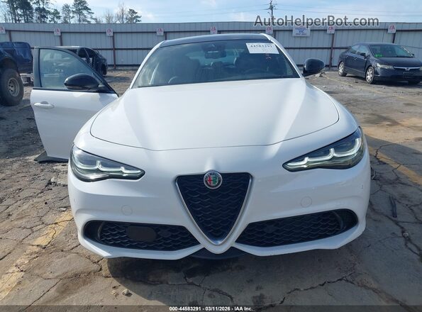 ZARFAMBN1R7684039 2024 ALFA ROMEO GIULIA White Սարքավորումների վահանակի տեսք