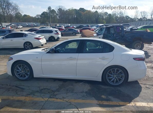 ZARFAMBN1R7684039 2024 ALFA ROMEO GIULIA White Սալոնի 360 աստիճան տեսք