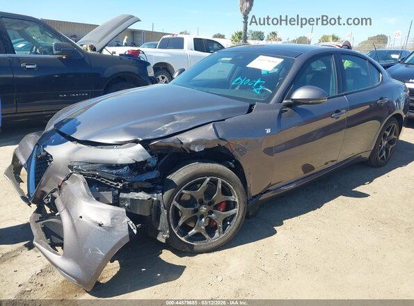 ZARFAMBN3N7665440 2022 ALFA ROMEO GIULIA Gray Vista tres cuartos delantera izquierda