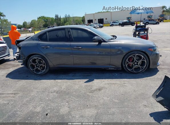 ZARFAMBN3R7680400 2024 ALFA ROMEO GIULIA Gray Widok wnętrza 360 stopni