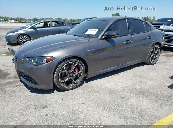 ZARFAMBN3R7680400 2024 ALFA ROMEO GIULIA Gray Przód lewy