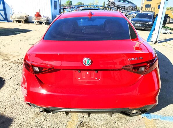 ZARFAMBN5K7609057 2019 ALFA ROMEO GIULIA Red Vista trasera