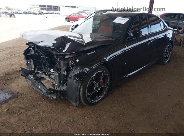 ZARFAMBN5N7665326 2022 ALFA ROMEO GIULIA Black Առջևի ձախ երեք քառորդ տեսարան
