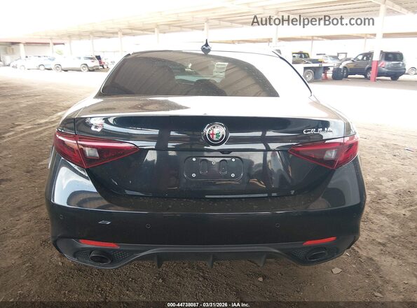 ZARFAMBN5N7665326 2022 ALFA ROMEO GIULIA Black 