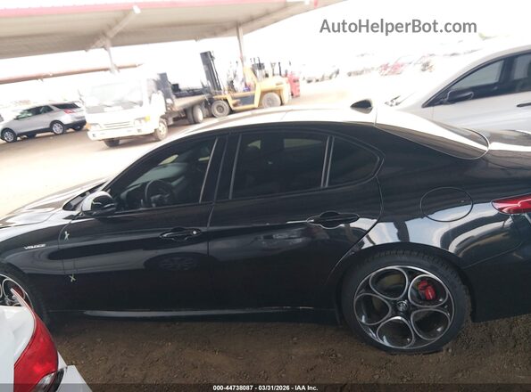 ZARFAMBN5N7665326 2022 ALFA ROMEO GIULIA Black 