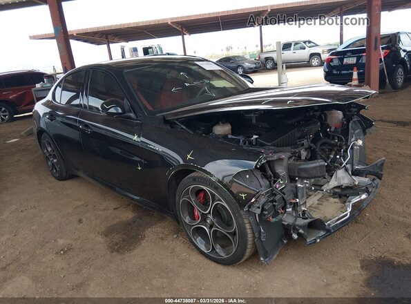 ZARFAMBN5N7665326 2022 ALFA ROMEO GIULIA Black 