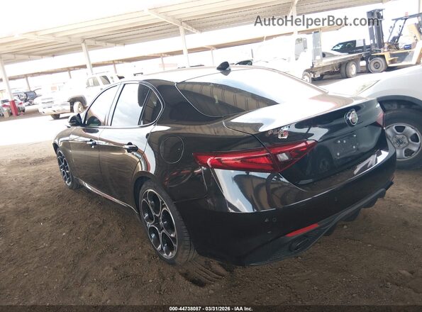 ZARFAMBN5N7665326 2022 ALFA ROMEO GIULIA Black 