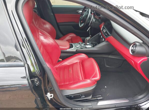 ZARFAMBN7L7630543 2020 ALFA ROMEO GIULIA Black Widok wnętrza z przodu