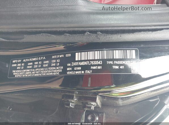 ZARFAMBN7L7630543 2020 ALFA ROMEO GIULIA Black Widok komory silnika