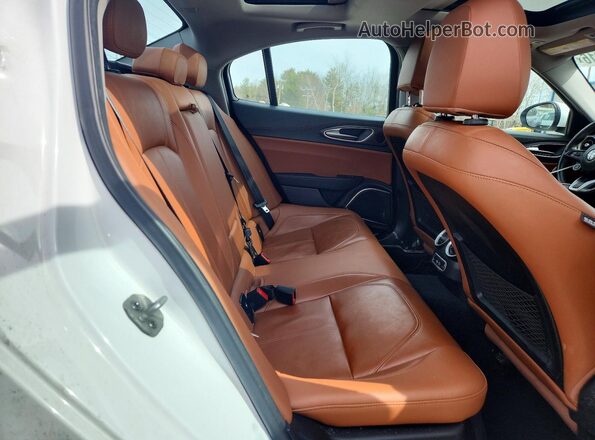 ZARFANBN2M7647855 2021 ALFA ROMEO GIULIA White უკანა სავარძლების ხედი