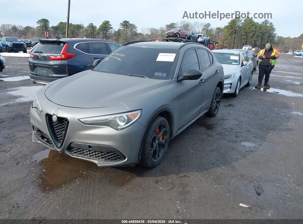 ZASFAKAN9J7B78261 2018 ALFA ROMEO STELVIO Gray 