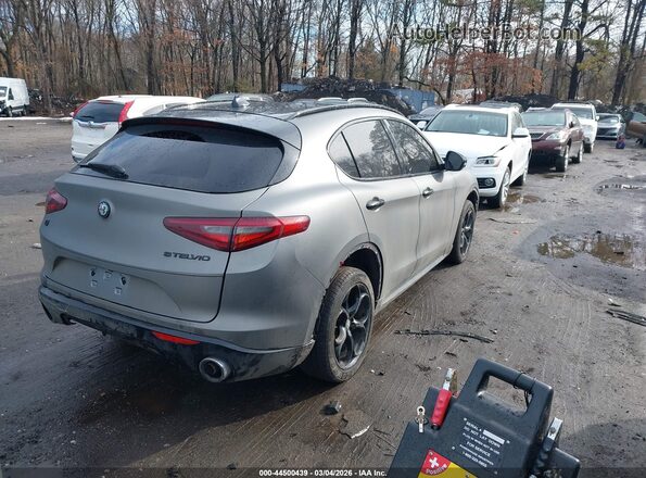 ZASFAKAN9J7B78261 2018 ALFA ROMEO STELVIO Gray 