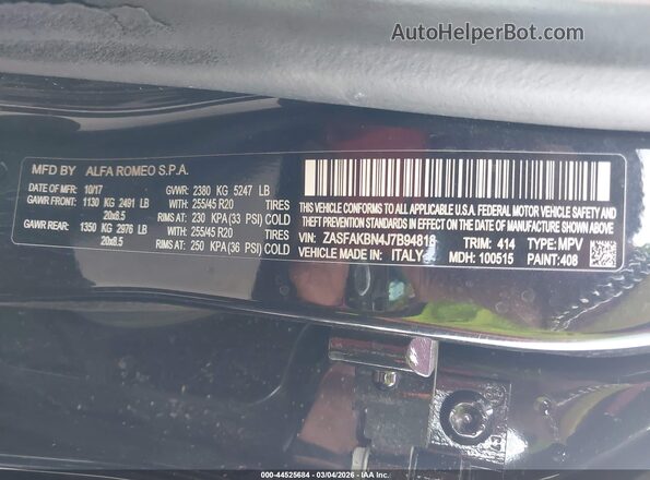 ZASFAKBN4J7B94818 2018 ALFA ROMEO STELVIO Black Widok komory silnika