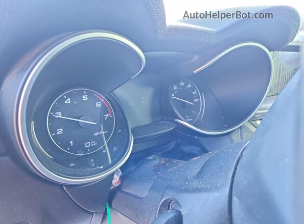 ZASFAKBN7J7B74319 2018 ALFA ROMEO STELVIO Red 