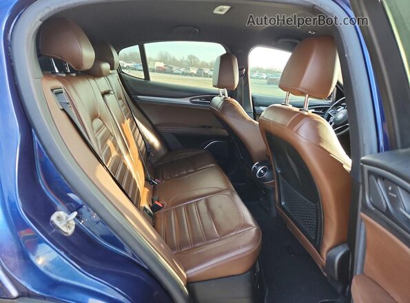 ZASFAKNN6J7B72315 2018 ALFA ROMEO STELVIO Blue Вид задньої частини салону
