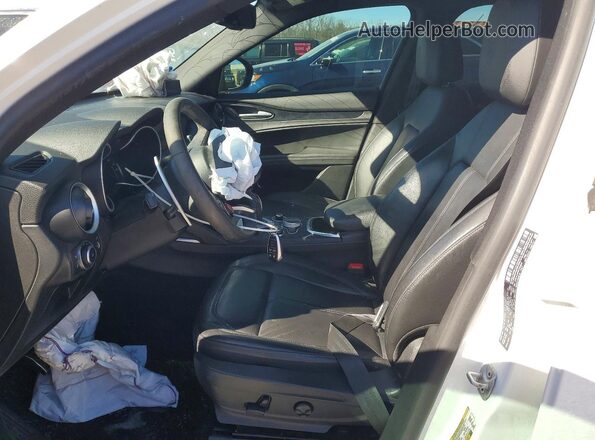 ZASPAJAN0N7D24826 2022 ALFA ROMEO STELVIO White Widok wnętrza z przodu