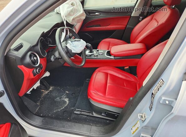 ZASPAKAN1M7D15038 2021 ALFA ROMEO STELVIO Silver Front interior view