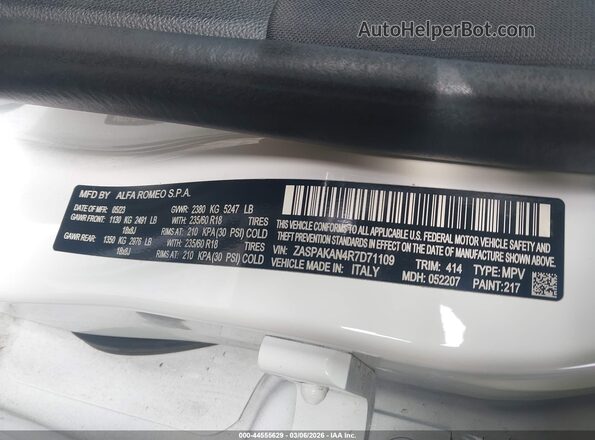 ZASPAKAN4R7D71109 2024 ALFA ROMEO STELVIO Белый Вид подкапотного пространства