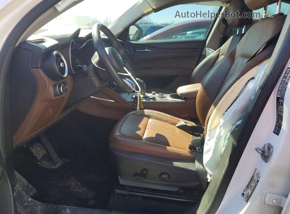 ZASPAKAN6M7D12538 2021 ALFA ROMEO STELVIO Белый Вид салона спереди