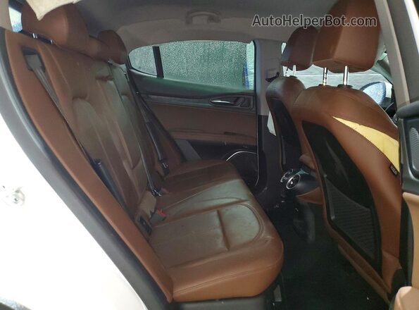 ZASPAKAN6M7D12538 2021 ALFA ROMEO STELVIO Белый Вид задней части салона