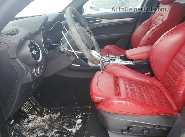 ZASPAKBN2P7D54918 2023 ALFA ROMEO STELVIO Black Vista interior delantera