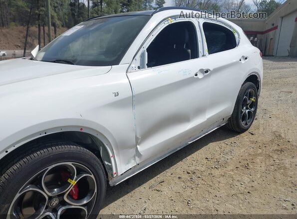 ZASPAKBN2P7D59164 2023 ALFA ROMEO STELVIO White Вид спереду