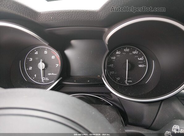 ZASPAKBN6M7D18192 2021 ALFA ROMEO STELVIO Серебряный Вид задних сидений