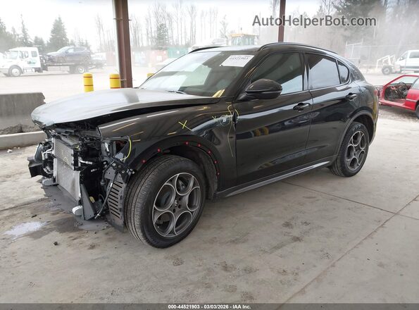 ZASPAKBN6P7D63797 2023 ALFA ROMEO STELVIO Black Передня ліва чверть