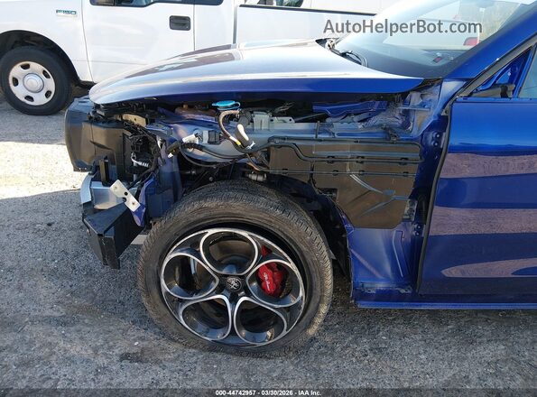 ZASPAKBN7N7D26982 2022 ALFA ROMEO STELVIO Blue Front view