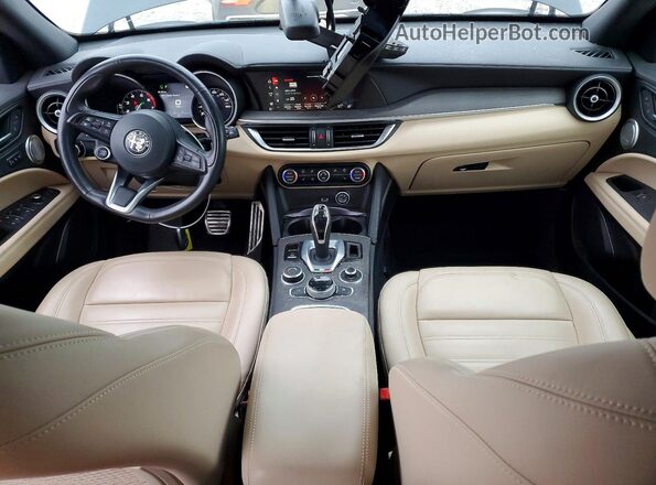 ZASPAKBN9P7D64216 2023 ALFA ROMEO STELVIO Black Vista del salpicadero