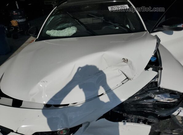 ZASPAKBN9S7D96432 2025 ALFA ROMEO STELVIO White Շարժիչի բաժամունքի տեսք