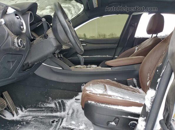 ZASPAKBNXN7D47731 2022 ALFA ROMEO STELVIO White Սալոնի դիմացի տեսք