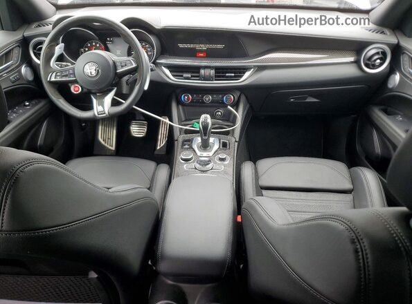 ZASPAKEV8P7D67930 2023 ALFA ROMEO STELVIO Gray Вид панелі приладів