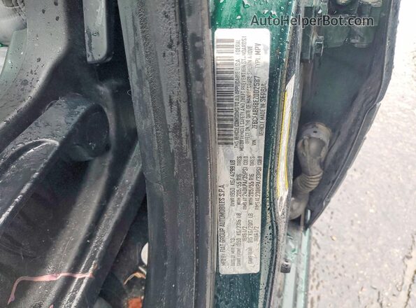 ZFBCFABH8EZ002587 2018 FIAT 500L Green Vista del compartimento del motor