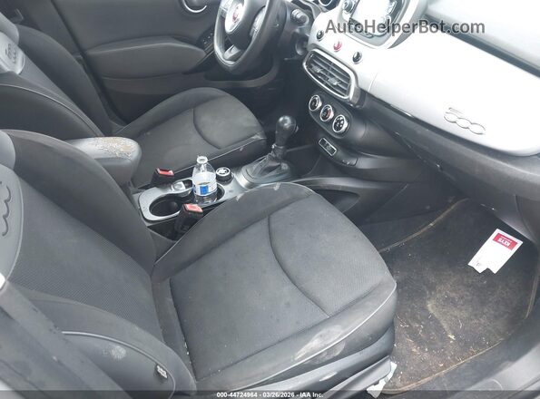 ZFBCFXBT5GP464837 2016 FIAT 500X Серебряный Вид салона спереди