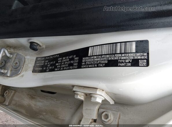 ZFBCFXCB3JP708059 2018 FIAT 500X White Engine compartment view