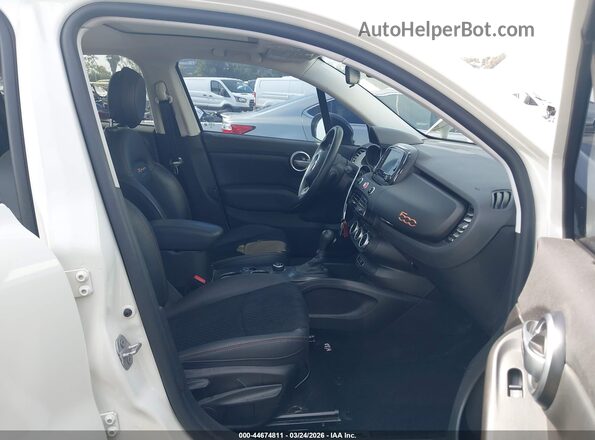 ZFBCFXCB9HP611460 2017 FIAT 500X White Вид салону спереду